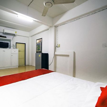 Oyo 560 Chang Hostel Suvarnabhumi بانكوك المظهر الخارجي الصورة
