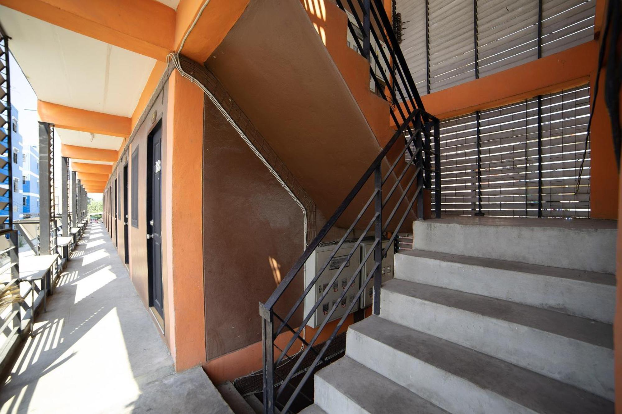 Oyo 560 Chang Hostel Suvarnabhumi بانكوك المظهر الخارجي الصورة