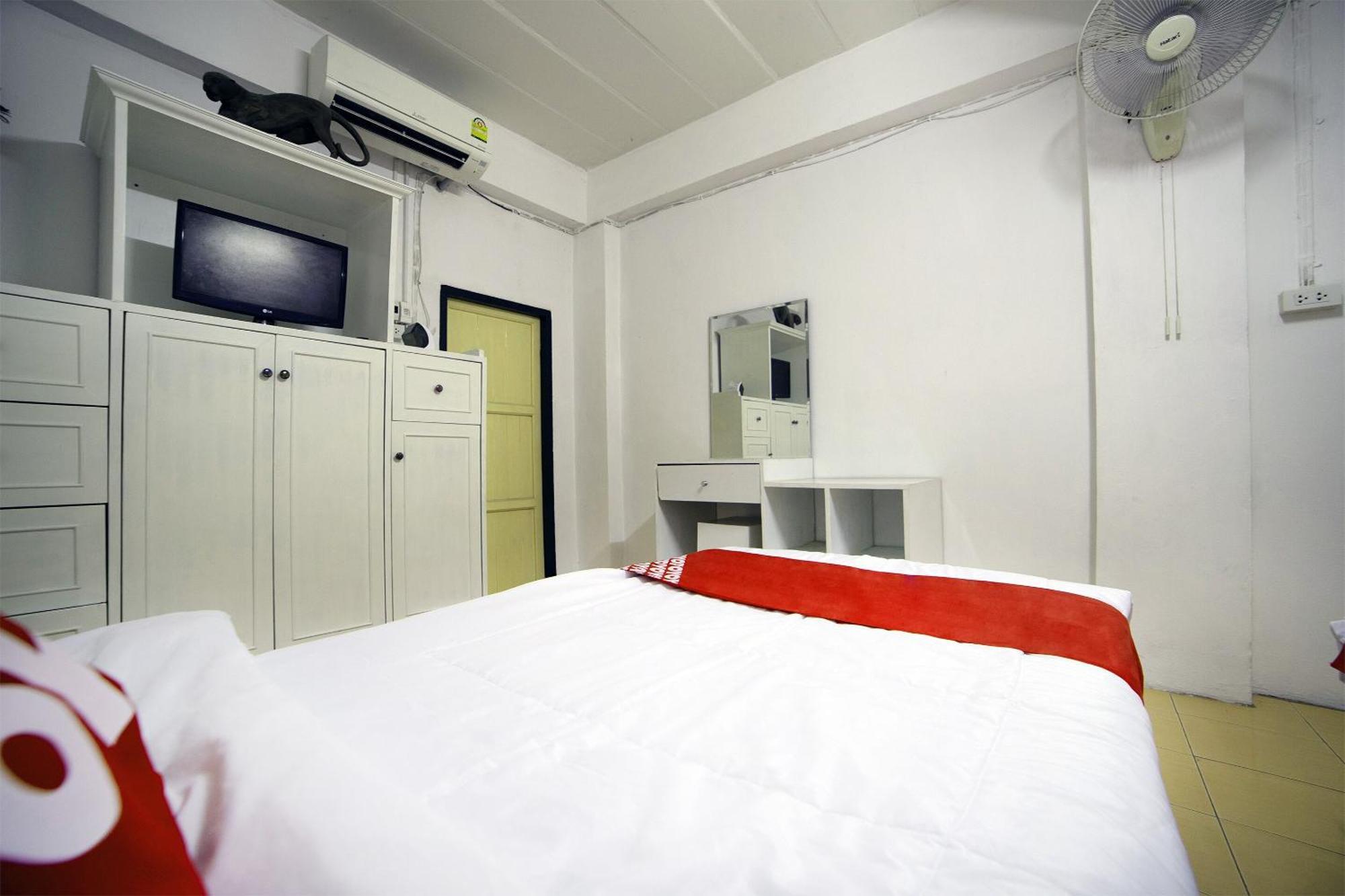 Oyo 560 Chang Hostel Suvarnabhumi بانكوك المظهر الخارجي الصورة